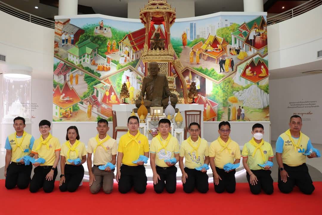 พช.กาญจนบุรี ร่วมกิจกรรมจิตอาสาพระราชทาน ร่วมทำกิจกรรมจิตอาสาพัฒนา เนื่องในโอกาสวันที่ระลึกพระบาทสมเด็จพระพุทธเลิศหล้านภาลัย