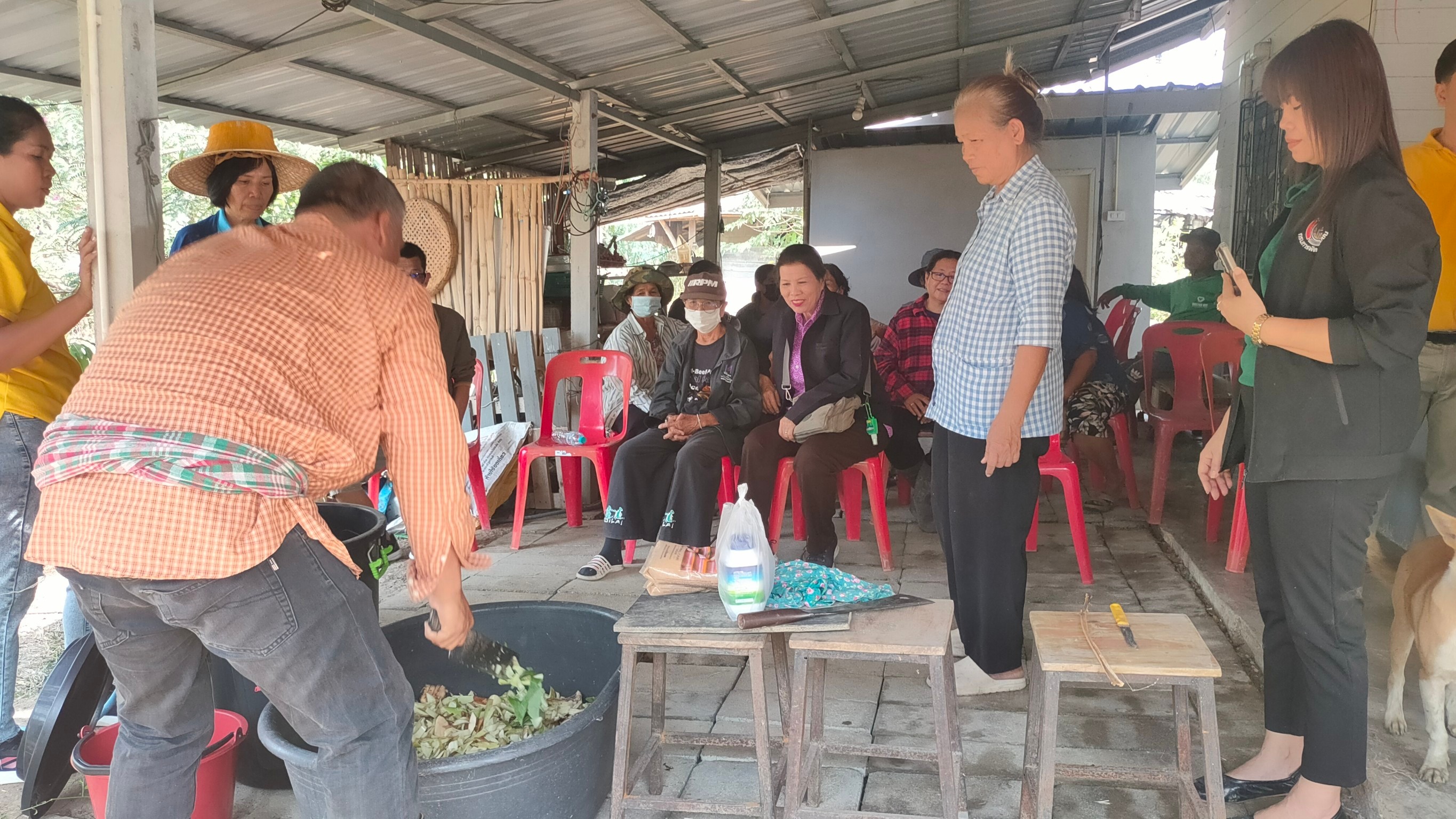 พจ. กาญจนบุรี จัดทีมปฏิบัติการลงพื้นที่นิเทศ ติดตาม การดำเนินงานของสำนักงานพัฒนาชุมชนอำเภอ ประจำปีงบประมาณ พ.ศ. 2568 รอบไตรมาส 1 – 2 ในพื้นที่อำเภอท่ามะกา