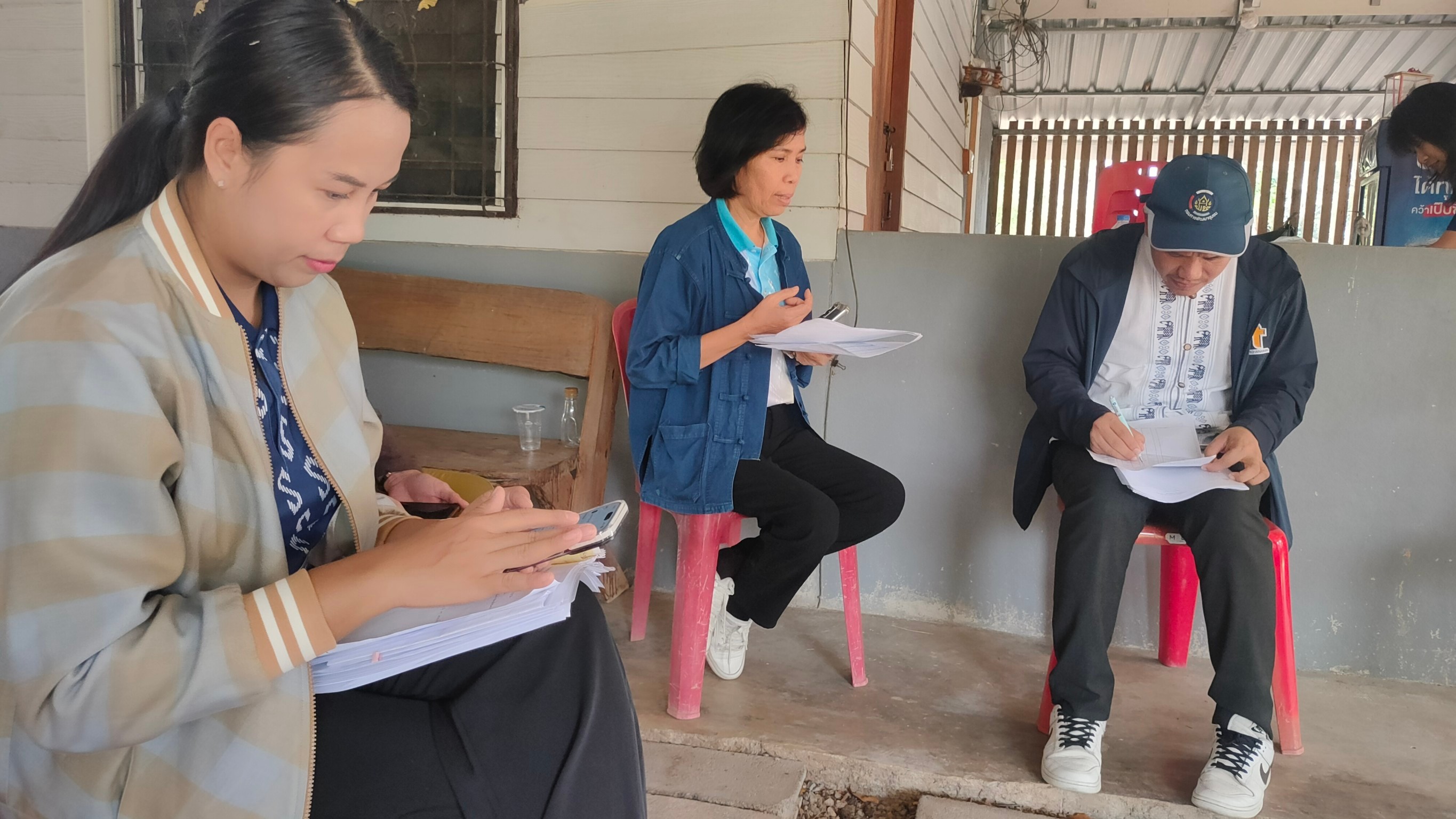 พจ. กาญจนบุรี จัดทีมปฏิบัติการลงพื้นที่นิเทศ ติดตาม การดำเนินงานของสำนักงานพัฒนาชุมชนอำเภอ ประจำปีงบประมาณ พ.ศ. 2568 รอบไตรมาส 1 – 2 ในพื้นที่อำเภอท่ามะกา