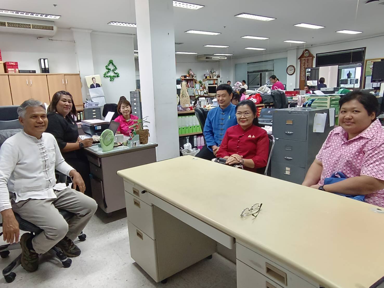 พช. กาญจนบุรี ต้อนรับเจ้าหน้าที่สำนักพัฒนาทุนและองค์กรการเงินชุมชน ในการลงพื้นที่่จัดการความรู้งานทุนชุมชน ในพื้นที่จังหวัดกาญจนบุรี
