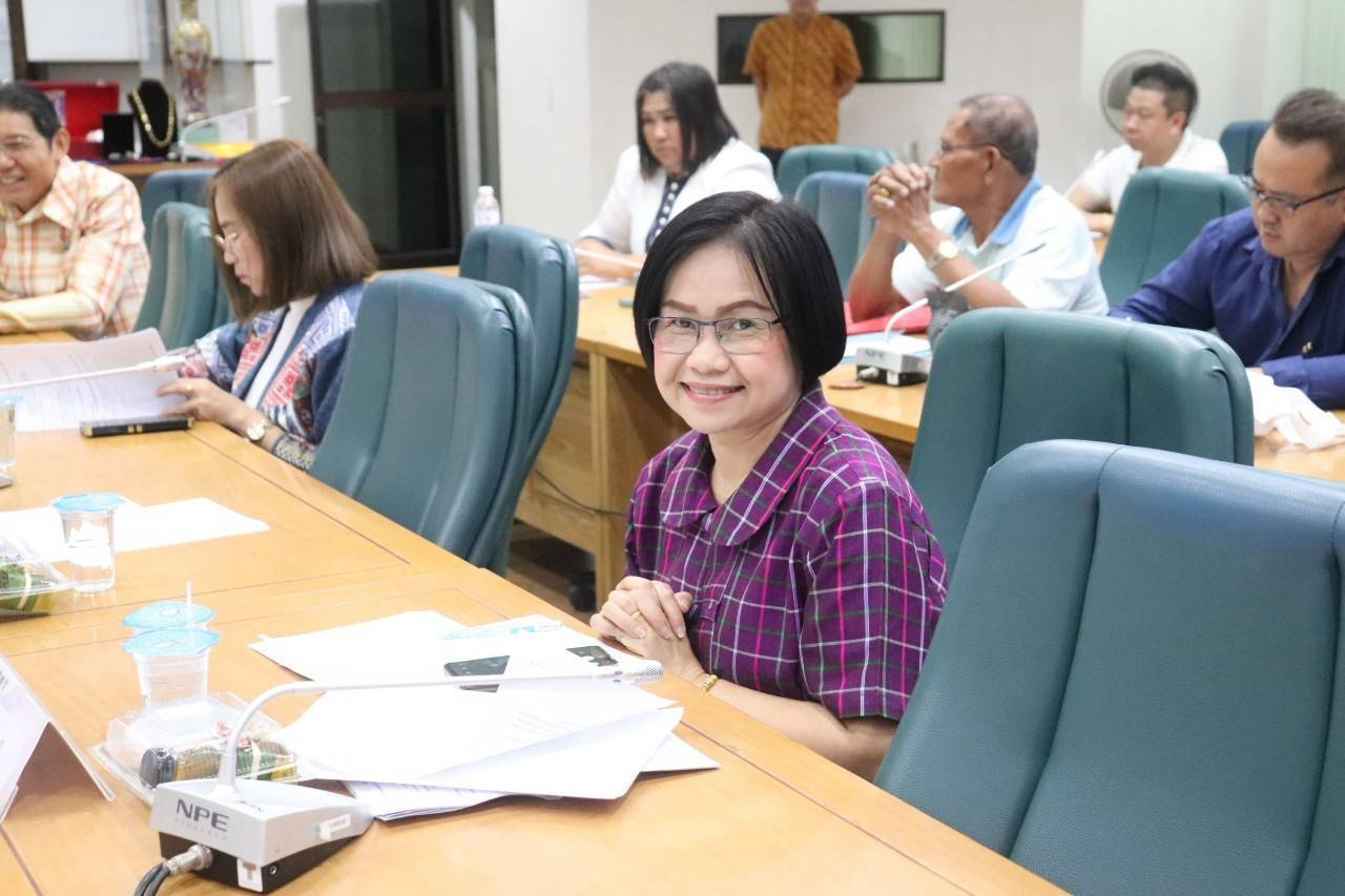 พช. กาญจนบุรี จัดประชุมคัดสรรสุดยอดผลิตภัณฑ์ OTOP เด่น จังหวัด (Provincial Star OTOP : PSO) ปี พ.ศ. 2568
