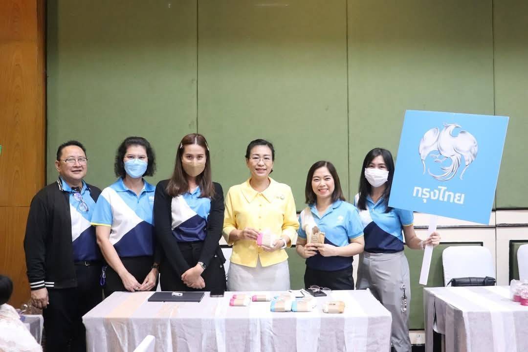 พช.กาญจนบุรี จัดงาน“มหกรรมการออม 51 ปี ทุนชุมชนขับเคลื่อนเศรษฐกิจฐานราก (ระดับภูมิภาค)” จังหวัดกาญจนบุรี เพื่อส่งเสริมให้คนในชุมชนร่วมกันออมเงินและบริหารจัดการในรูปแบบคณะกรรมการด้วยหลักธรรมาภิบาล เพื่อสร้างแหล่งเงินทุน ยกระดับคุณภาพชีวิตของประชาชน