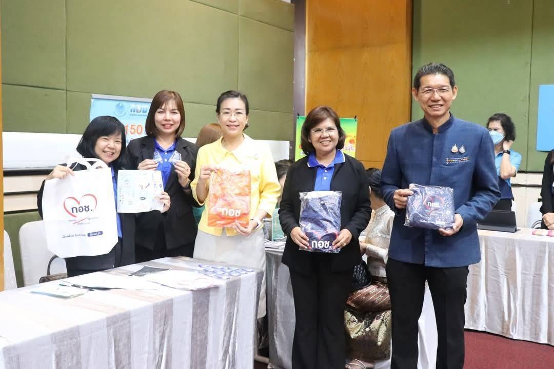 พช.กาญจนบุรี จัดงาน“มหกรรมการออม 51 ปี ทุนชุมชนขับเคลื่อนเศรษฐกิจฐานราก (ระดับภูมิภาค)” จังหวัดกาญจนบุรี เพื่อส่งเสริมให้คนในชุมชนร่วมกันออมเงินและบริหารจัดการในรูปแบบคณะกรรมการด้วยหลักธรรมาภิบาล เพื่อสร้างแหล่งเงินทุน ยกระดับคุณภาพชีวิตของประชาชน
