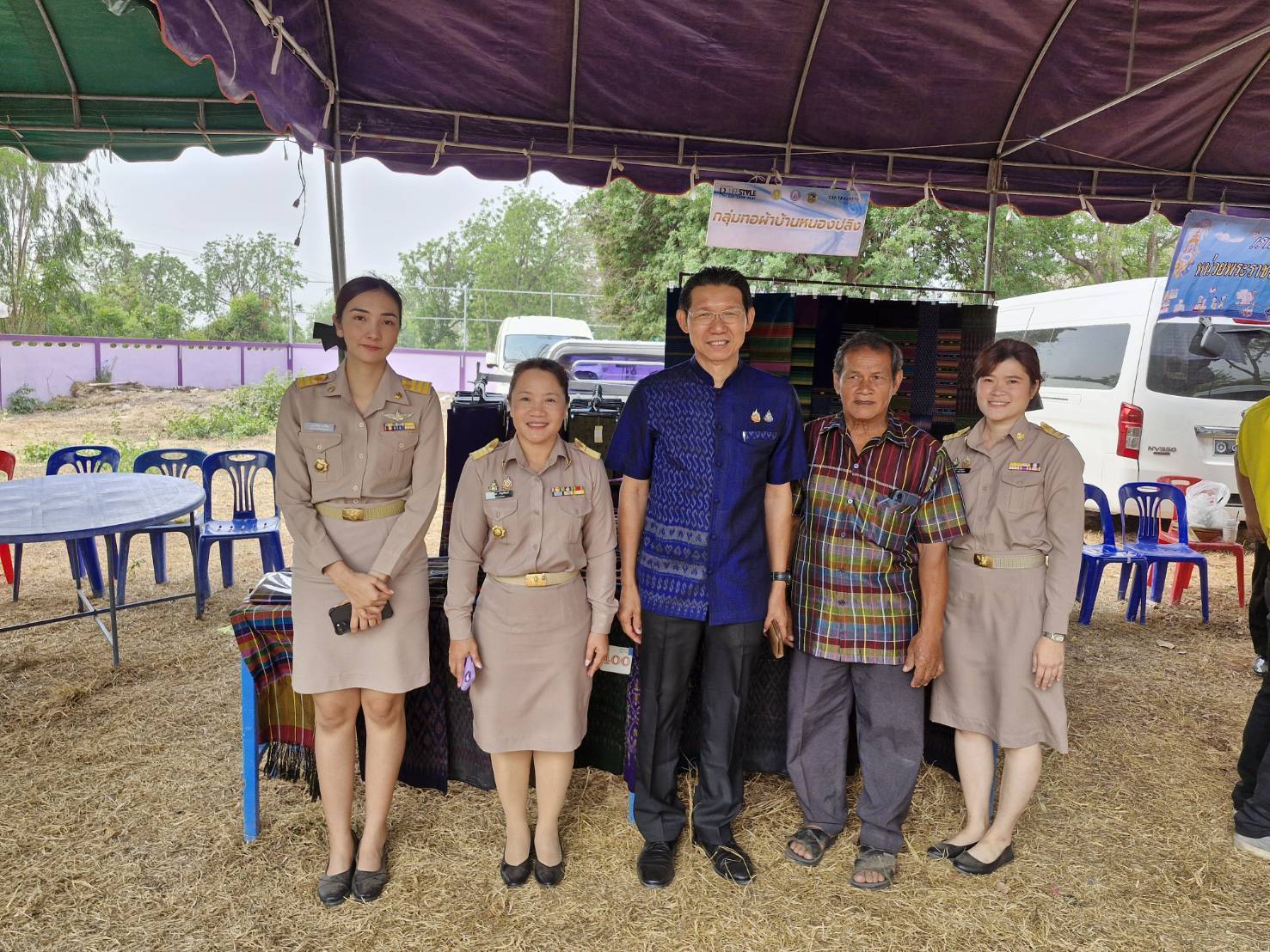 พช.กาญจนบุรี ร่วมลงพื้นที่มอบแนวทางการปฏิบัติราชการแก่กำนัน ผู้ใหญ่บ้าน และผู้บริหารท้องถิ่น พื้นที่อำเภอห้วยกระเจา ภายใต้วิสัยทัศน์ “กาญจนบุรี  เมืองแห่งความสุข”