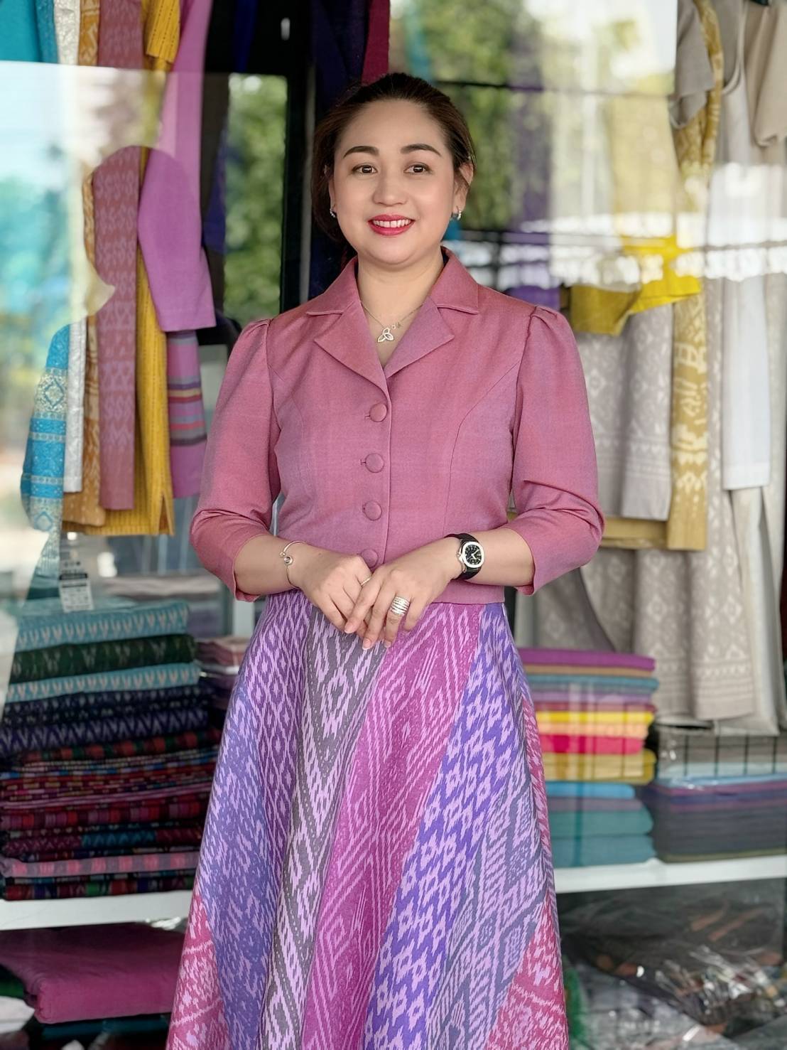 พช.กาญจนบุรี ร่วมลงพื้นที่มอบแนวทางการปฏิบัติราชการแก่กำนัน ผู้ใหญ่บ้าน และผู้บริหารท้องถิ่น พื้นที่อำเภอห้วยกระเจา ภายใต้วิสัยทัศน์ “กาญจนบุรี  เมืองแห่งความสุข”