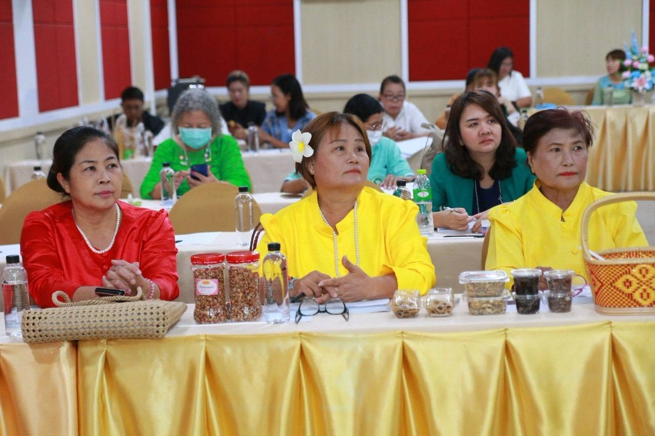 พช. กาญจนบุรี จัดโครงการส่งเสริมการยกระดับศักยภาพผู้ประกอบการและแรงงานการค้าและการลงทุนทั้งในจังหวัดและระหว่างประเทศ
