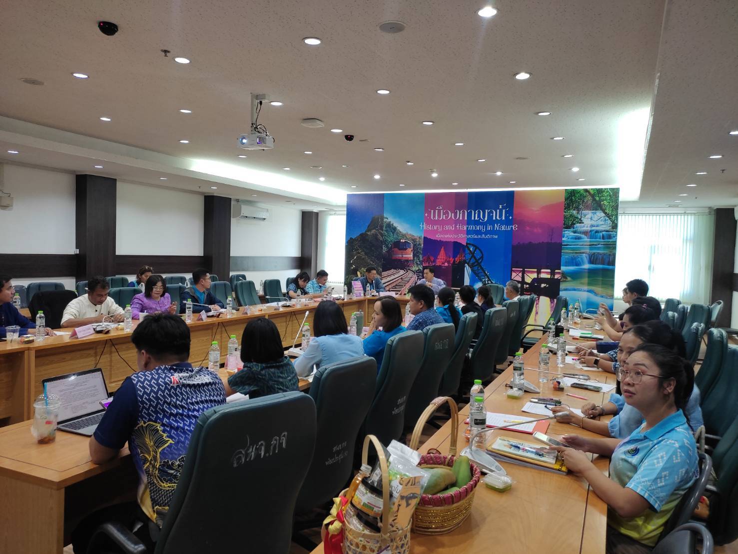 พช. กาญจนบุรี รับการตรวจราชการจากผู้ตรวจราชการกรมการพัฒนาชุมชน (นายธวัช ใสสม) ในการติดตามผลการดำเนินงานของสำนักงานพัฒนาชุมชนจังหวัดกาญจนบุรีตามประเด็นตรวจราชการ