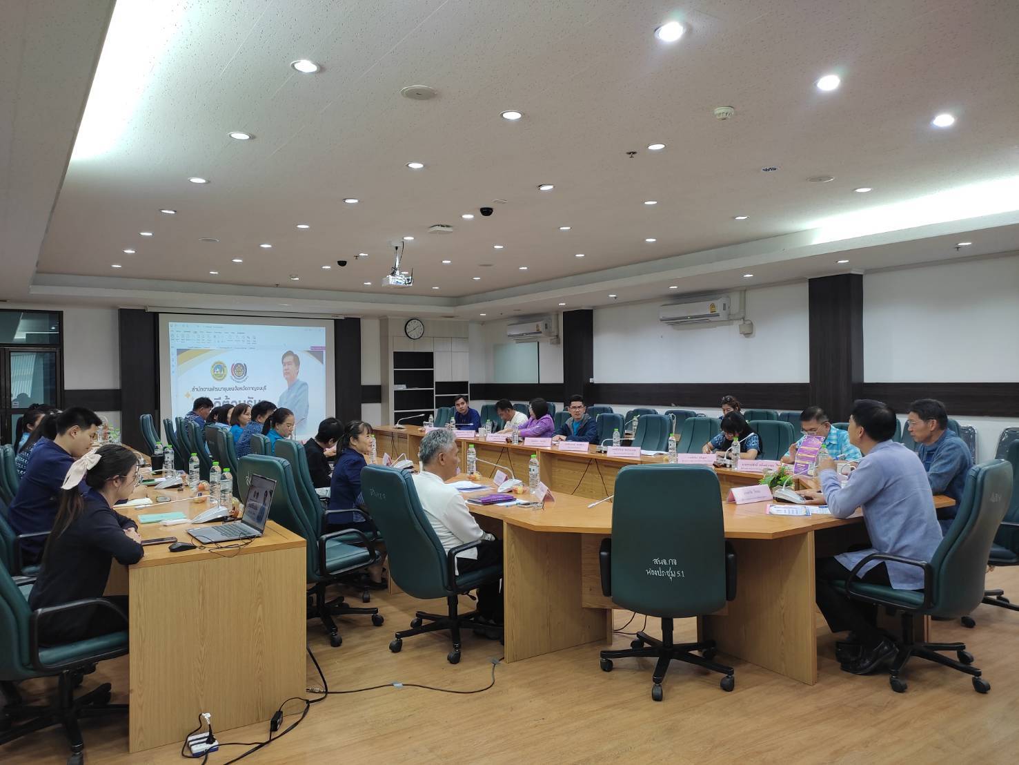 พช. กาญจนบุรี รับการตรวจราชการจากผู้ตรวจราชการกรมการพัฒนาชุมชน (นายธวัช ใสสม) ในการติดตามผลการดำเนินงานของสำนักงานพัฒนาชุมชนจังหวัดกาญจนบุรีตามประเด็นตรวจราชการ
