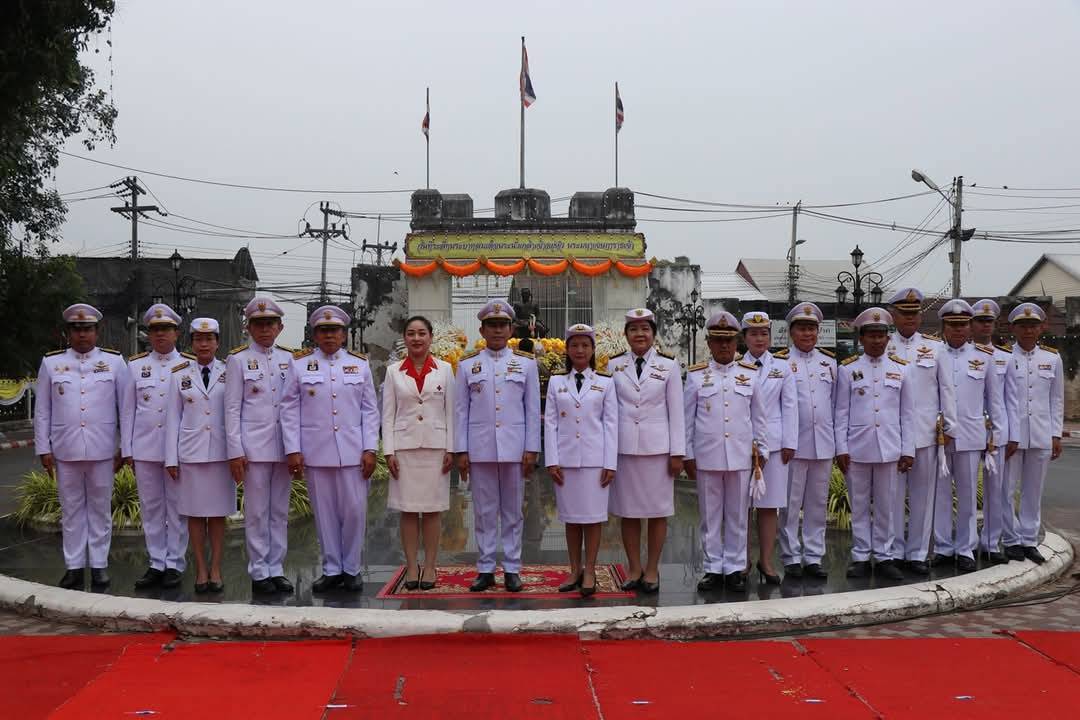 พช. กาญจนบุรี ร่วมพิธีถวายราชสักการะ พระบรมราชานุสาวรีย์ พระบาทสมเด็จพระนั่งเกล้าเจ้าอยู่หัว เนื่องในวันที่ระลึก“พระบาทสมเด็จพระนั่งเกล้าเจ้าอยู่หัว พระมหาเจษฎาราชเจ้า”