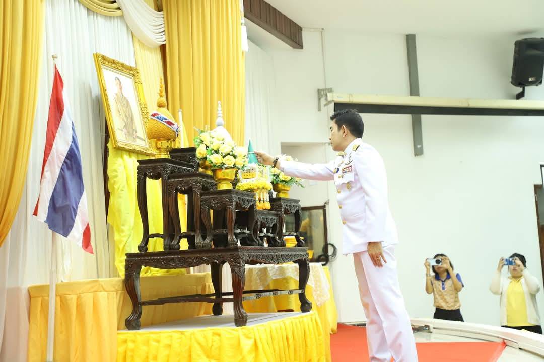 พช.กาญจนบุรี ร่วมพิธีรับเหรียญที่ระลึกพระราชทาน เนื่องในวันข้าราชการพลเรือนและวันคล้ายวันสถาปนากระทรวงมหาดไทย ครบรอบ 133 ปี