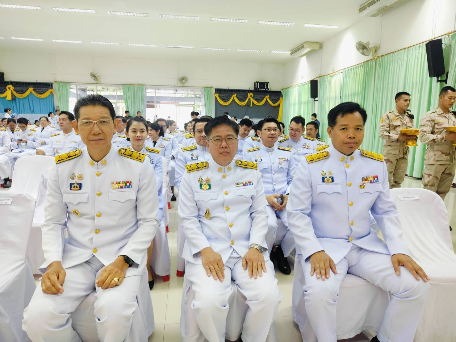 พช.กาญจนบุรี ร่วมพิธีรับเหรียญที่ระลึกพระราชทาน เนื่องในวันข้าราชการพลเรือนและวันคล้ายวันสถาปนากระทรวงมหาดไทย ครบรอบ 133 ปี
