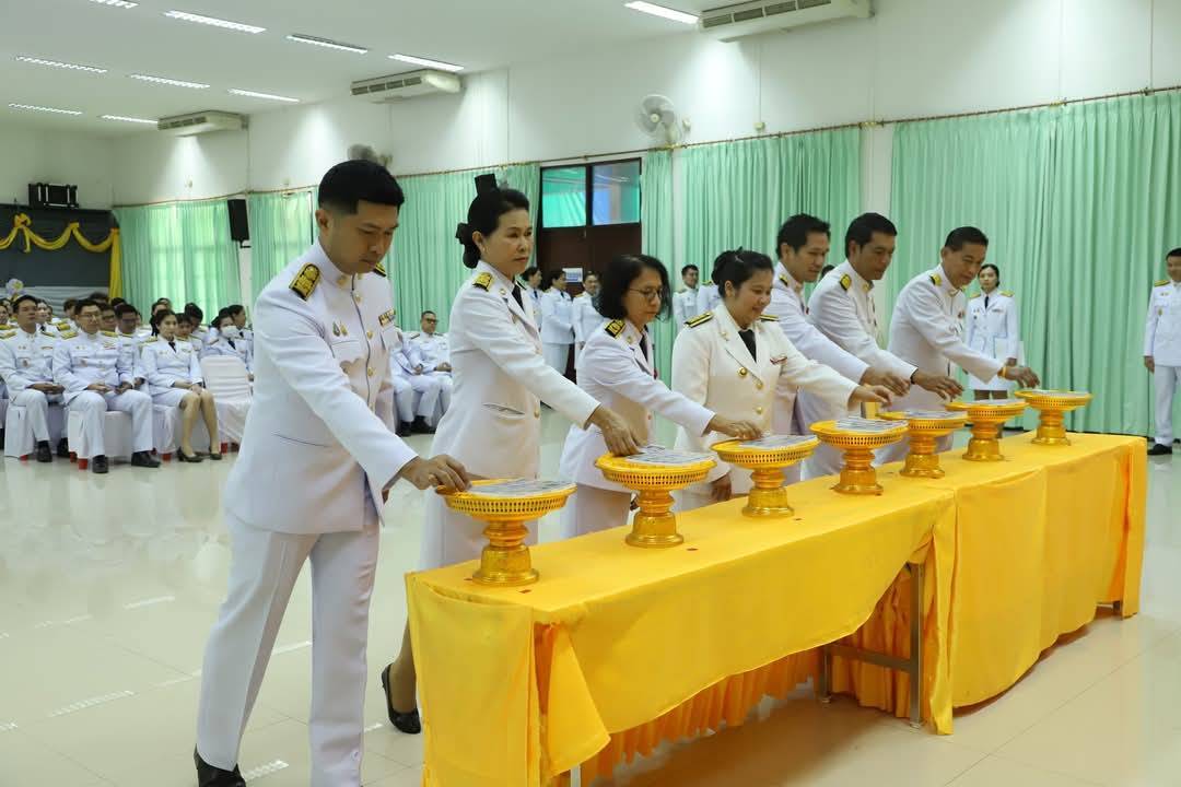 พช.กาญจนบุรี ร่วมพิธีรับเหรียญที่ระลึกพระราชทาน เนื่องในวันข้าราชการพลเรือนและวันคล้ายวันสถาปนากระทรวงมหาดไทย ครบรอบ 133 ปี
