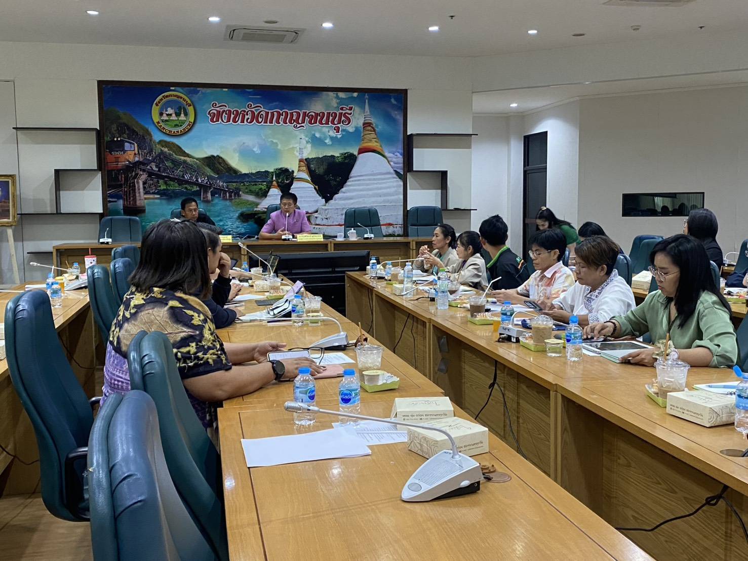 พช. กาญจนบุรี ร่วมประชุมคณะทำงานด้านเศรษฐกิจ ภายใต้โครงการพัฒนาชุมชนในเขตรักษาพันธุ์สัตว์ป่าและอุทยานแห่งชาติจังหวัดกาญจนบุรี
