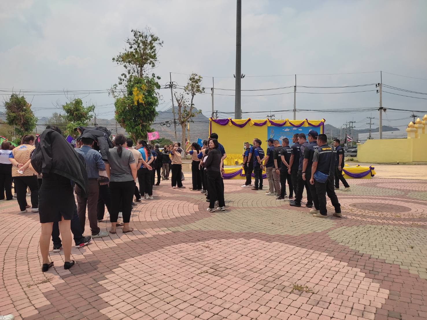 พช. กาญจนบุรี ร่วมโครงการมหาดไทย แรงงาน สานพลังเครือข่าย ร่วมใจต้านอัคคีภัย ในหน่วยงานภาครัฐ และสถานประกอบกิจการ ประจำปี 2568 เพื่อให้ความรู้เรื่องการฝึกซ้อมดับเพลิงและฝึกซ้อมอพยพกรณีมีเหตุฉุกเฉินเกิดขึ้น