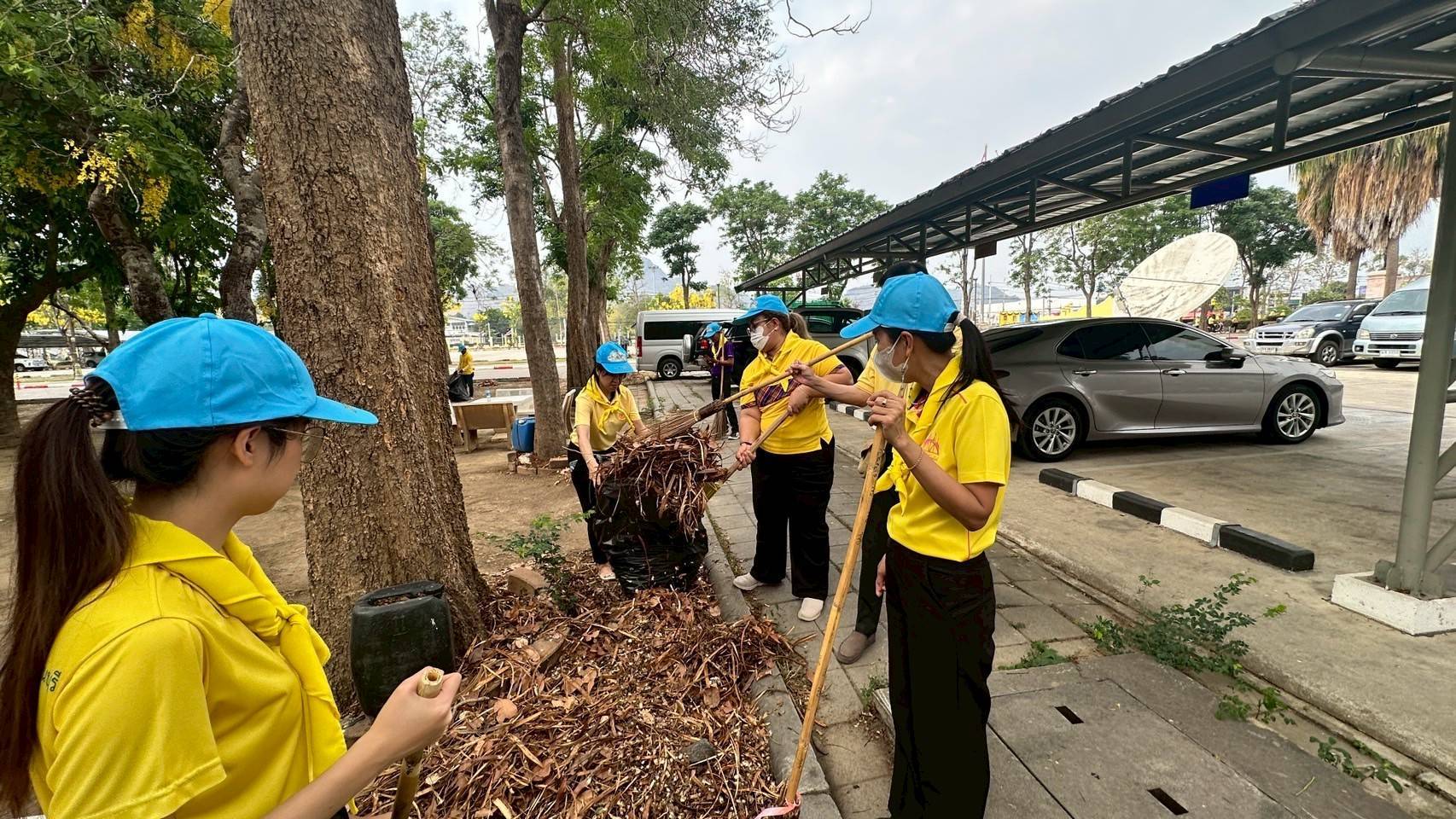 พช.กาญจนบุรี  ร่วมกิจกรรมจิตอาสา พัฒนาปรับปรุงภูมิทัศน์ เนื่องในวันคล้ายวันพระราชสมภพสมเด็จพระกนิษฐาธิราชเจ้า กรมสมเด็จพระเทพรัตนราชสุดาฯ สยามบรมราชกุมารี และวันข้าราชการพลเรือน ประจำปี 2568