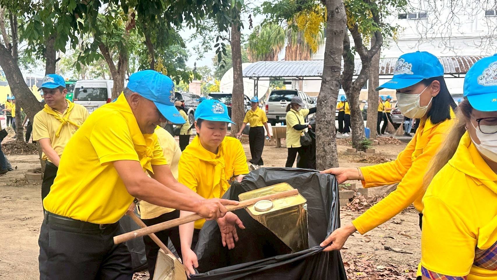 พช.กาญจนบุรี  ร่วมกิจกรรมจิตอาสา พัฒนาปรับปรุงภูมิทัศน์ เนื่องในวันคล้ายวันพระราชสมภพสมเด็จพระกนิษฐาธิราชเจ้า กรมสมเด็จพระเทพรัตนราชสุดาฯ สยามบรมราชกุมารี และวันข้าราชการพลเรือน ประจำปี 2568