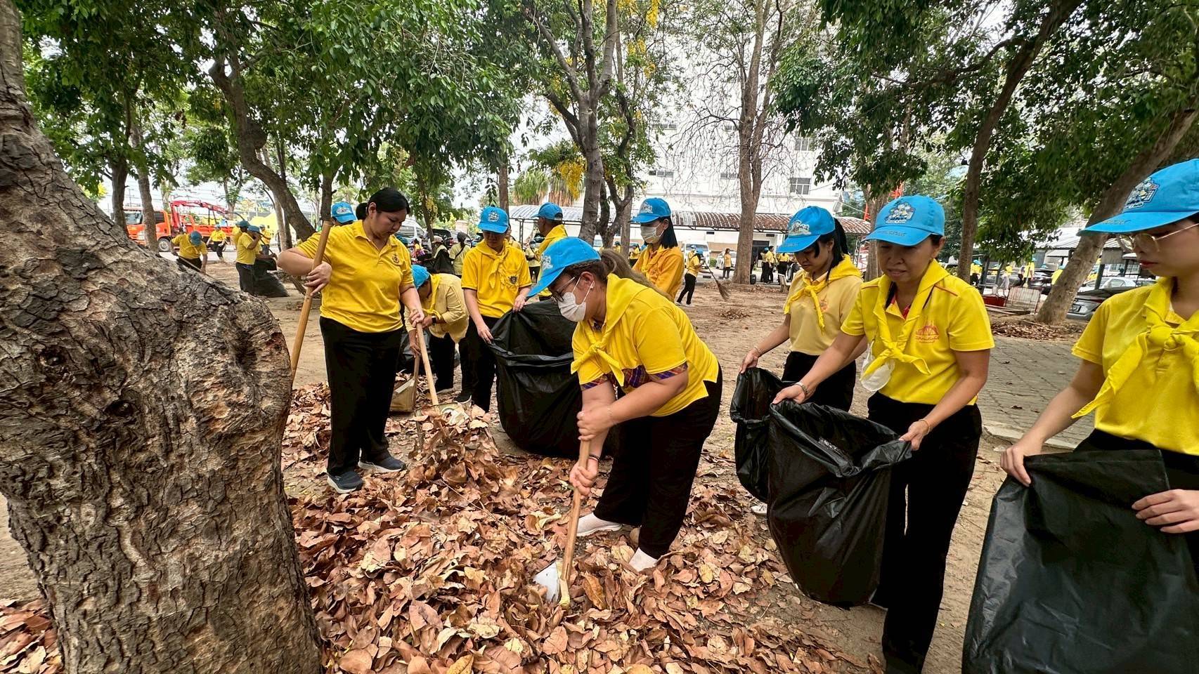 พช.กาญจนบุรี  ร่วมกิจกรรมจิตอาสา พัฒนาปรับปรุงภูมิทัศน์ เนื่องในวันคล้ายวันพระราชสมภพสมเด็จพระกนิษฐาธิราชเจ้า กรมสมเด็จพระเทพรัตนราชสุดาฯ สยามบรมราชกุมารี และวันข้าราชการพลเรือน ประจำปี 2568
