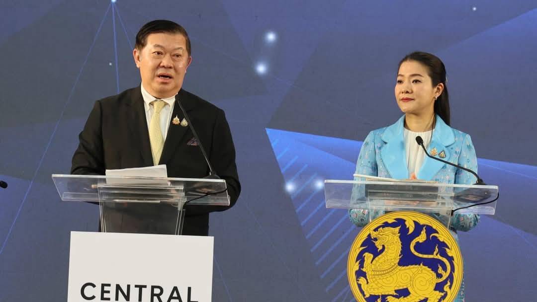 พช.กาญจนบุรี ร่วมพิธีลงนามบันทึกข้อตกลงความร่วมมือในการขับเคลื่อนโครงการเพิ่มประสิทธิภาพการสร้างการรับรู้และขยายช่องทางการตลาดแก่ผลิตภัณฑ์ชุมชน OTOP อย่างยั่งยืน
