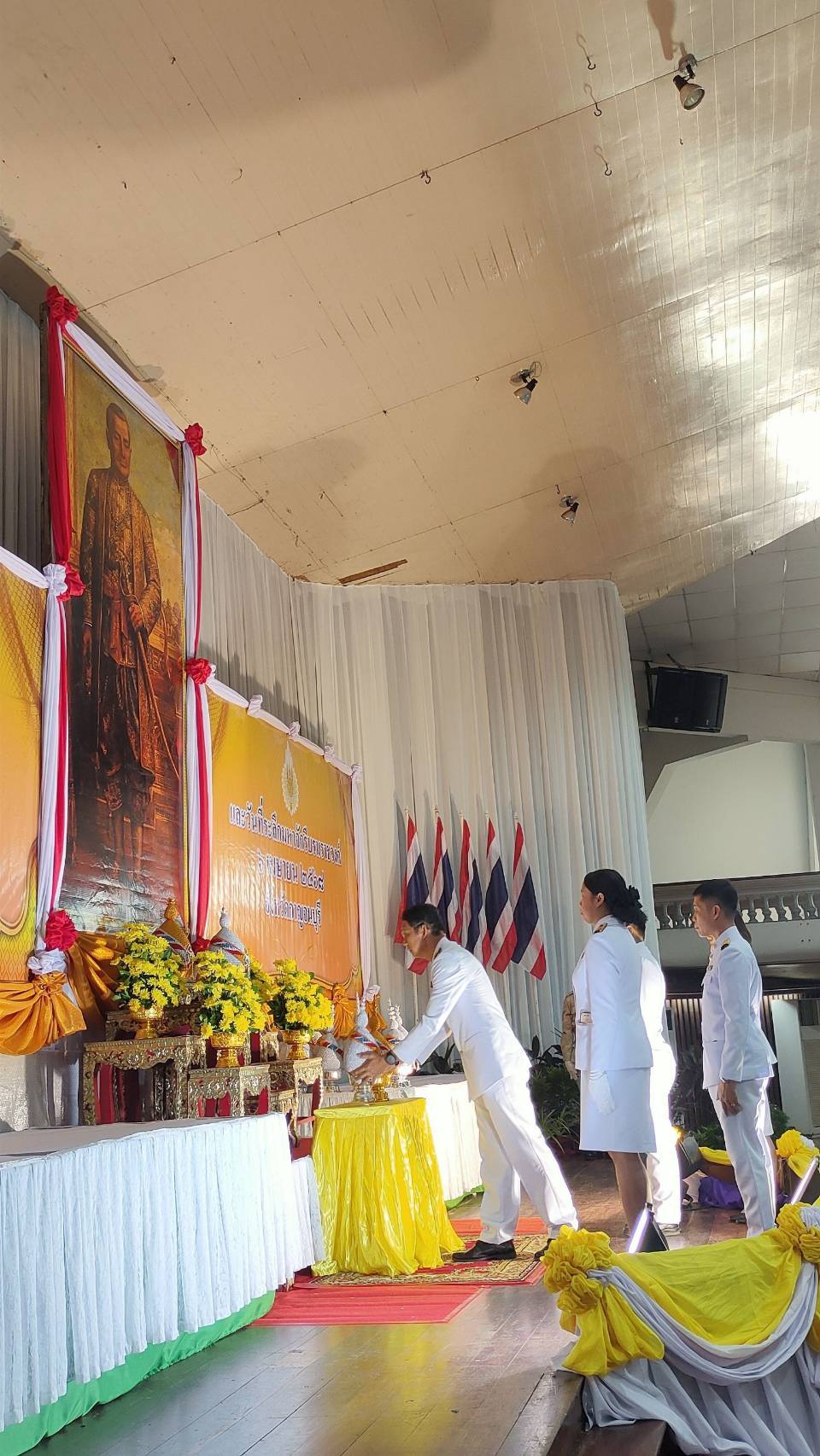 พช.กาญจนบุรี ร่วมพิธีวันที่ระลึก “พระบาทสมเด็จพระพุทธยอดฟ้าจุฬาโลกมหาราชและวันที่ระลึกมหาจักรีบรมราชวงศ์” ประจำปี พ.ศ. 2568