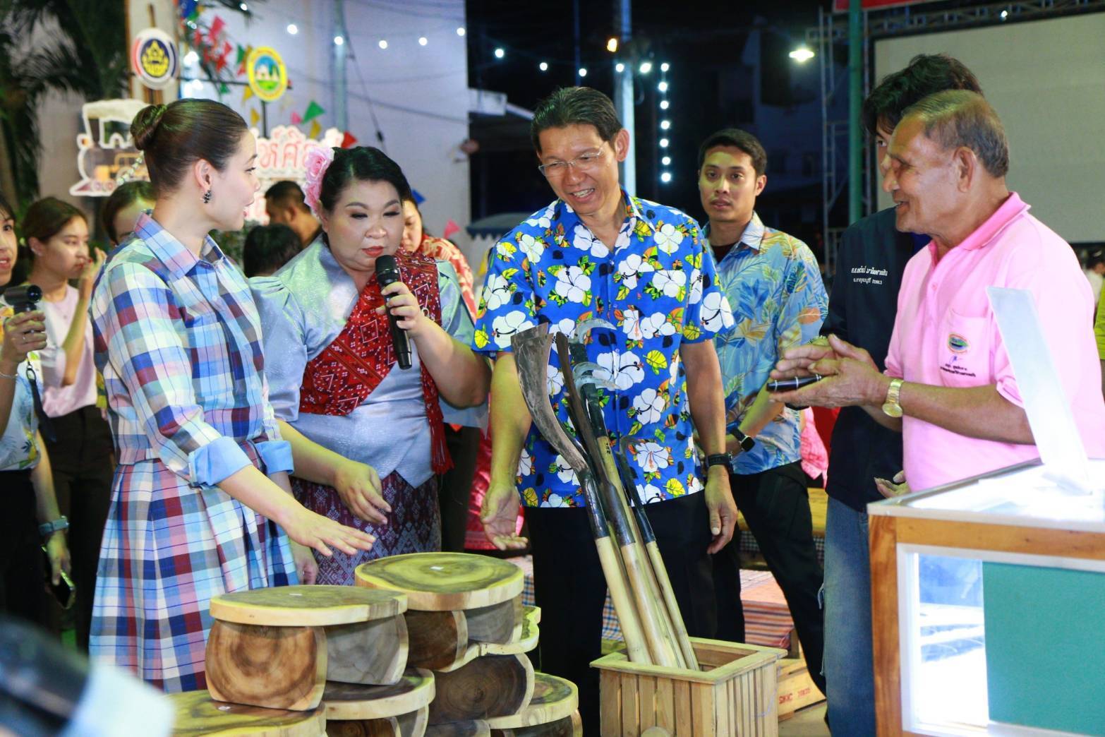 CDD KAN News: พช.กาญจนบุรี จัดมหกรรมจัดแสดงและจำหน่ายผลิตภัณฑ์ชุมชน “เสน่ห์ศิลป์ ถิ่นเมืองกาญจน์” ครั้งที่ 3 ภายใต้แนวคิด“ฤดูกาญจน์แห่งความเบิกบาน สงกรานต์ ลาวเวียง”