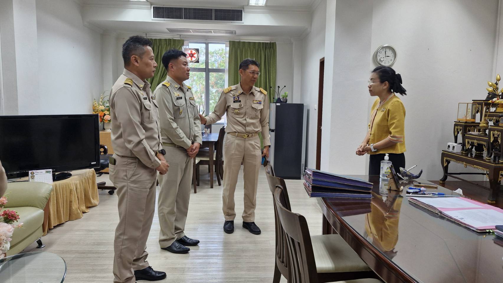 CDD KAN News: จังหวัดกาญจนบุรี ต้อนรับข้าราชการที่ได้รับการแต่งตั้ง โยกย้าย ให้มาดำรงตำแหน่งพัฒนาการอำเภอ และนักวิชาการพัฒนาชุมชนชำนาญการพิเศษ (ผู้ช่วยผู้อำนวยการกลุ่มงาน) สังกัดสำนักงานพัฒนาชุมชนจังหวัดกาญจนบุรี