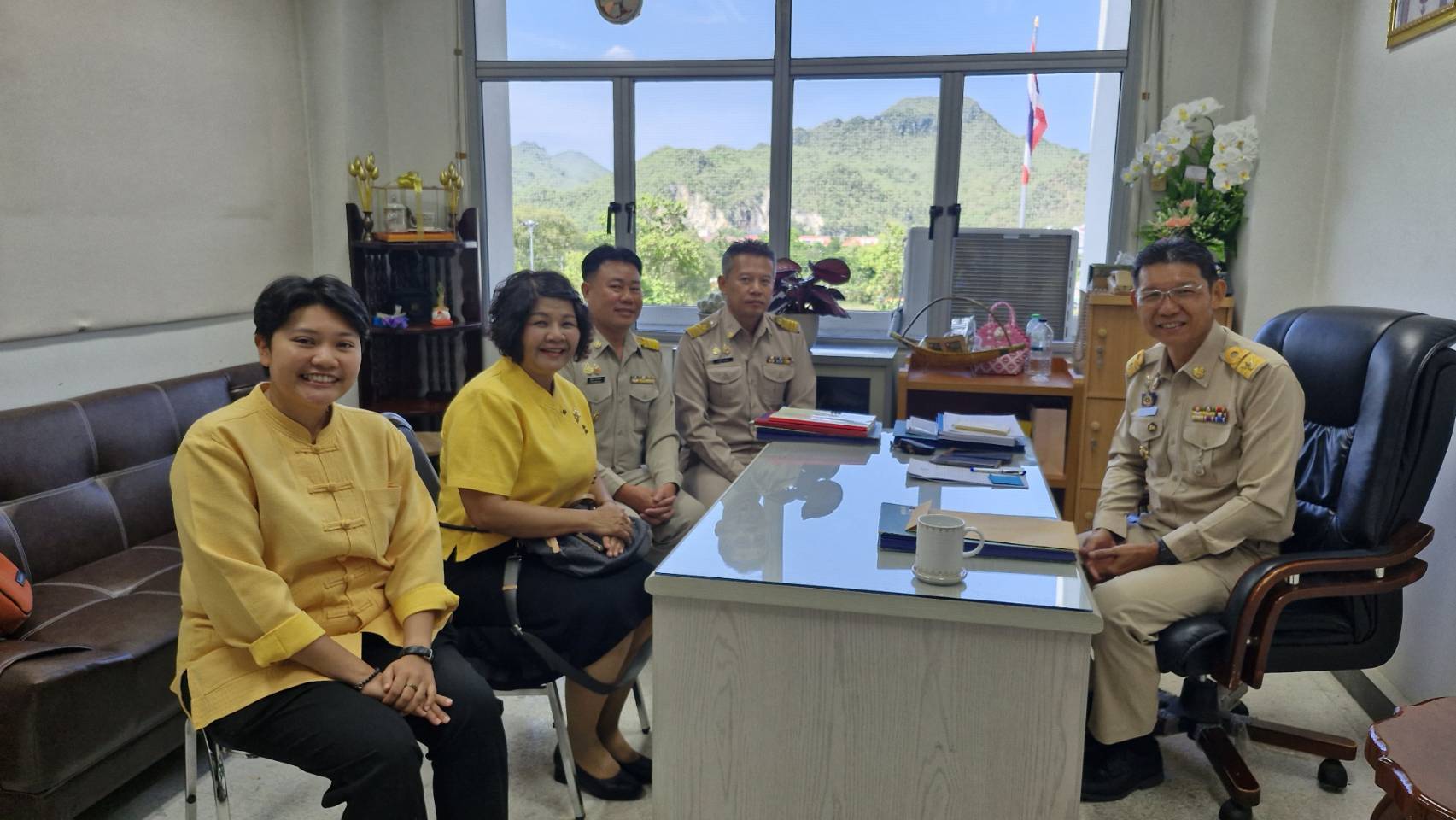 CDD KAN News: จังหวัดกาญจนบุรี ต้อนรับข้าราชการที่ได้รับการแต่งตั้ง โยกย้าย ให้มาดำรงตำแหน่งพัฒนาการอำเภอ และนักวิชาการพัฒนาชุมชนชำนาญการพิเศษ (ผู้ช่วยผู้อำนวยการกลุ่มงาน) สังกัดสำนักงานพัฒนาชุมชนจังหวัดกาญจนบุรี