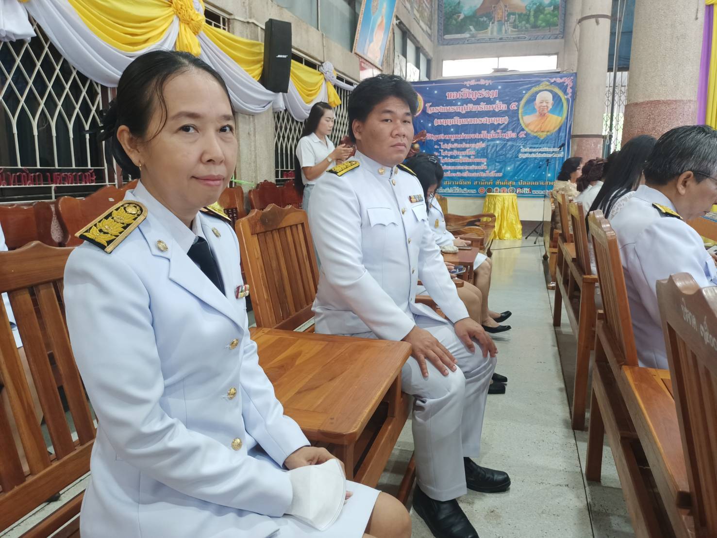 พช.กาญจนบุรี ร่วมทำบุญ ตักบาตรข้าวสารอาหารแห้ง เนื่องในวันวิสาขบูชา ประจำปี 2568
