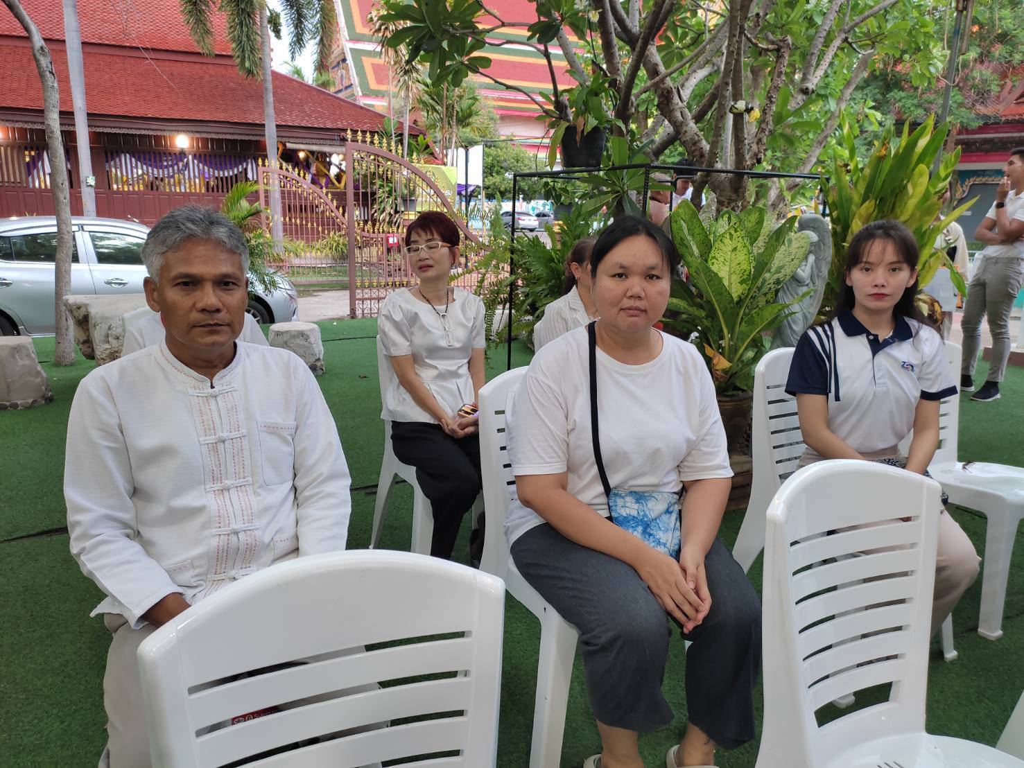 พช.กาญจนบุรี ร่วมประกอบพิธีแสดงตนเป็นพุทธมามกะ ฟังพระธรรมเทศนา และเวียนเทียน เนื่องในเทศกาลวันวิสาขบูชา ประจำปี 2568
