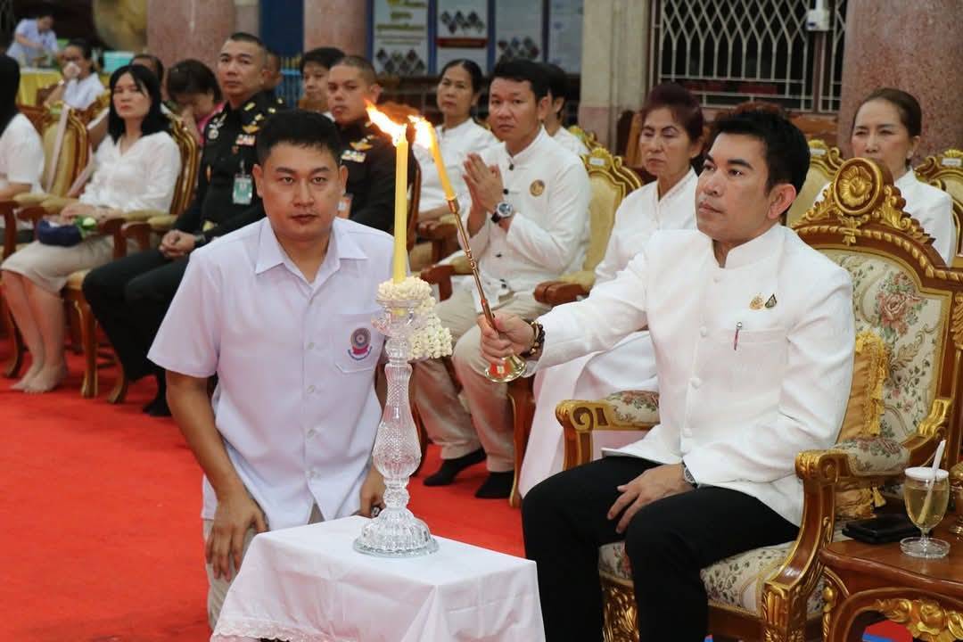 พช.กาญจนบุรี ร่วมประกอบพิธีแสดงตนเป็นพุทธมามกะ ฟังพระธรรมเทศนา และเวียนเทียน เนื่องในเทศกาลวันวิสาขบูชา ประจำปี 2568