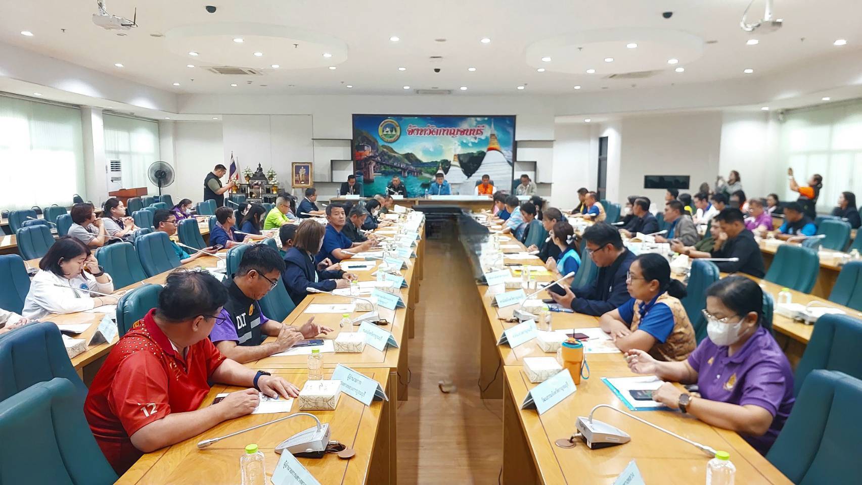 พช. กาญจนบุรี ร่วมเวทีเสวนาการขับเคลื่อนแผนการป้องกันและบรรเทาสาธารณภัยจังหวัดกาญจนบุรี พ.ศ. 2564 – 2570