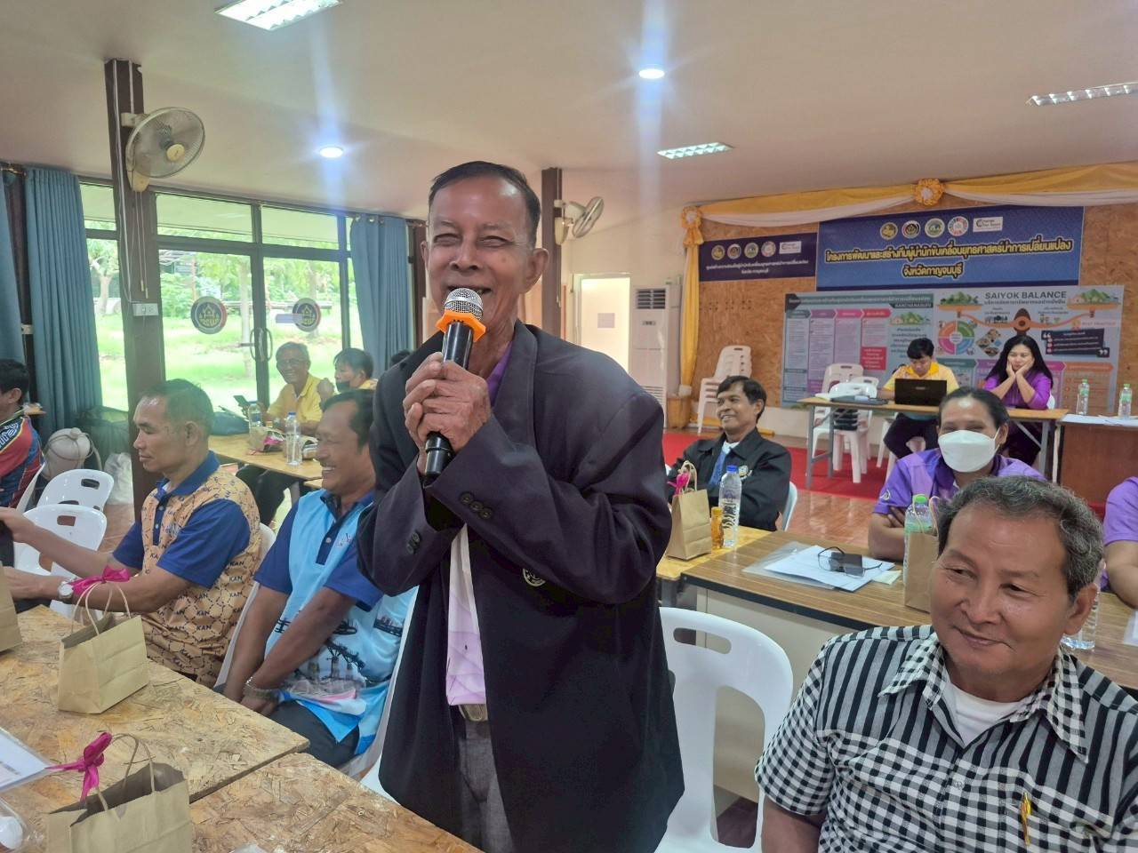 พช.กาญจนบุรี จัดโครงการประชุมเชิงปฏิบัติการส่งเสริมกิจกรรมเครือข่ายกลุ่มออมทรัพย์เพื่อการผลิตระดับจังหวัด