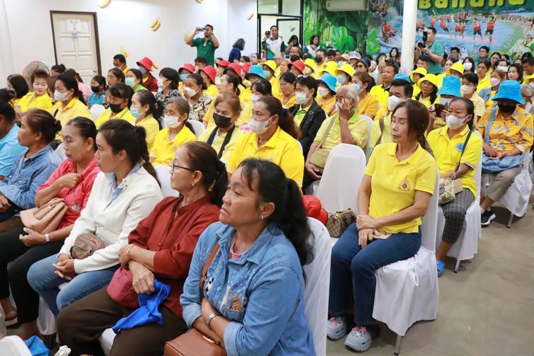 พช.กาญจนบุรี ร่วมงานรณรงค์เผยแพร่สินค้าเกษตรปลอดภัย ส่งเสริมเกษตรกรยกระดับการผลิตสู่มาตรฐาน