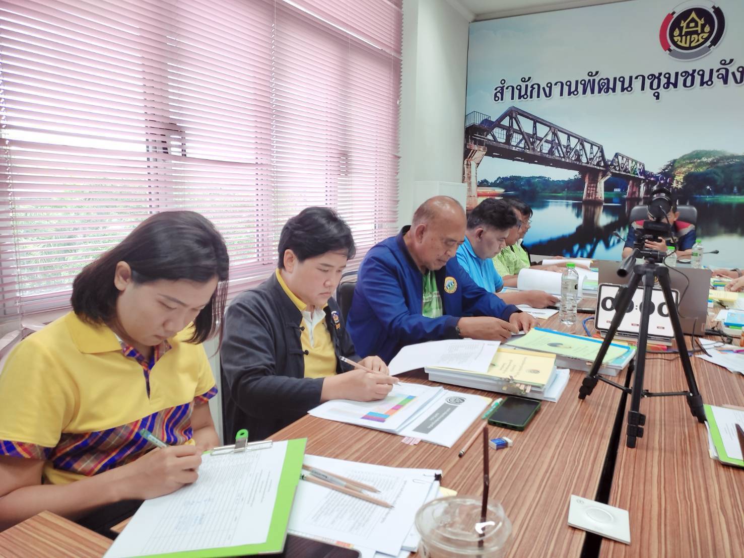 พช. กาญจนบุรี จัดประกวดคัดสรรกิจกรรมพัฒนาชุมชนดีเด่น ประจำปี 2568 รอบกลั่นกรอง วันแรก