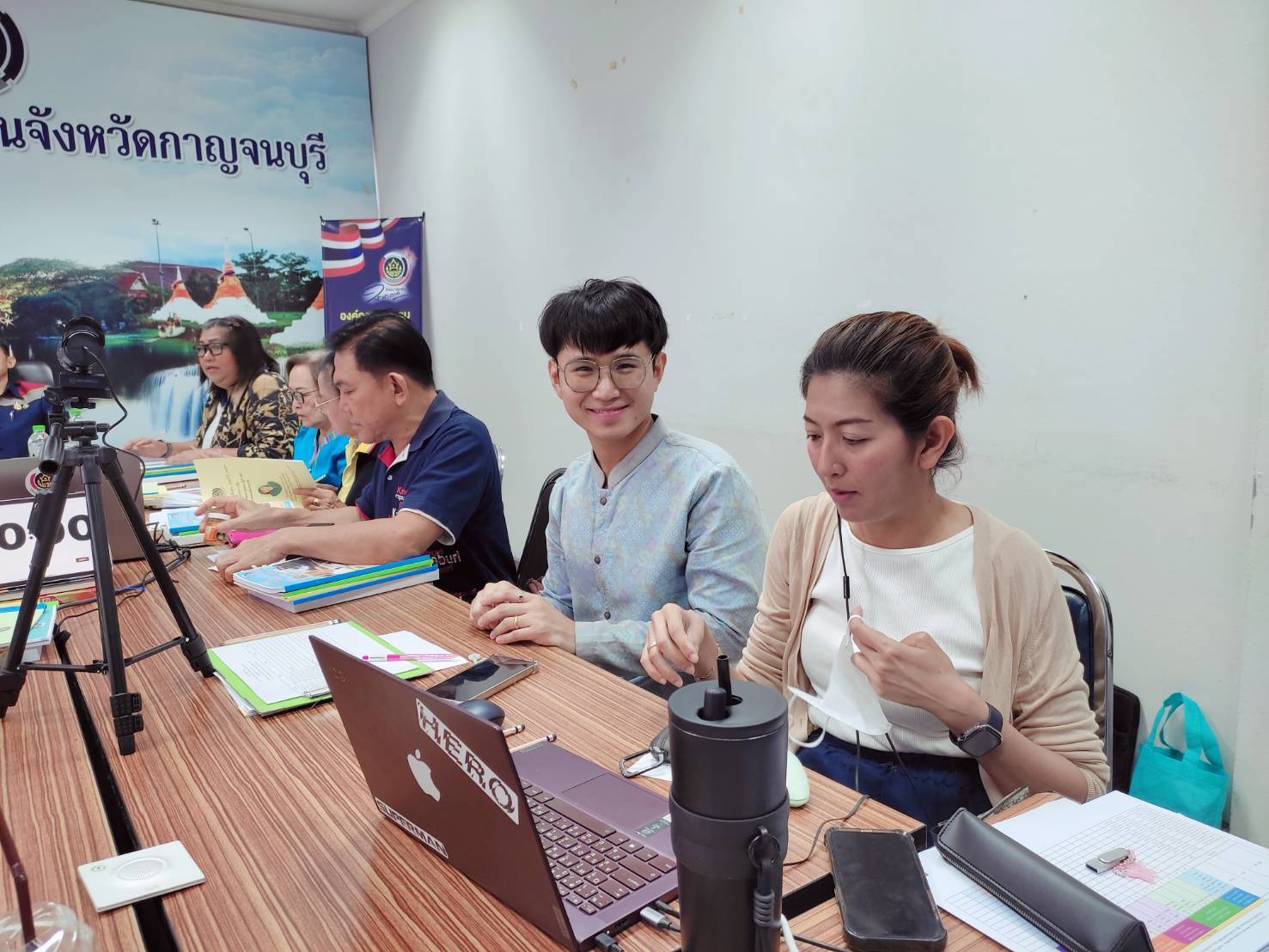 พช. กาญจนบุรี จัดประกวดคัดสรรกิจกรรมพัฒนาชุมชนดีเด่น ประจำปี 2568 รอบกลั่นกรอง วันแรก