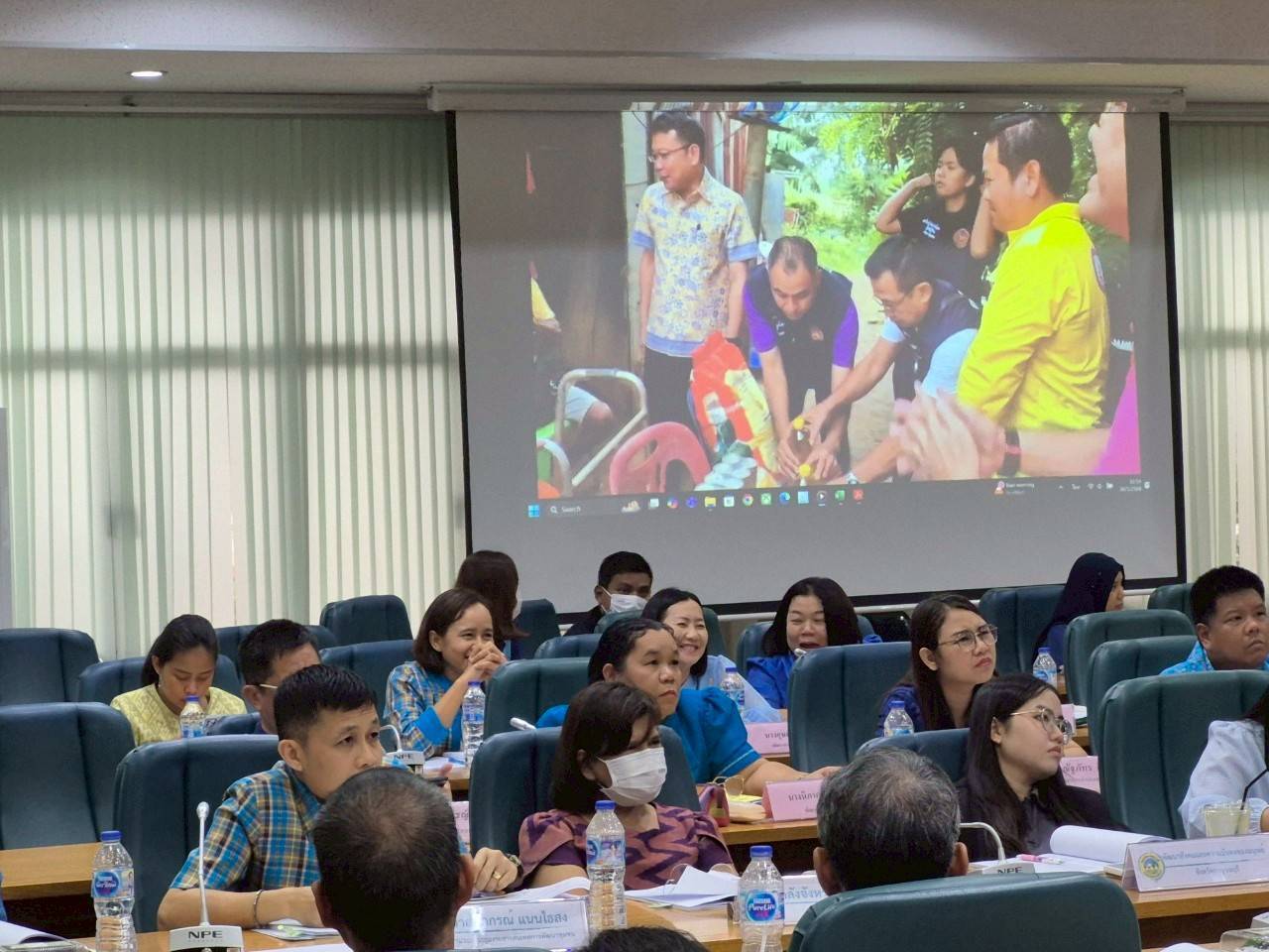 พช.กาญจนบุรี จัดประชุมนำเสนอผลการจัดเก็บและรับรองคุณภาพข้อมูลความจำเป็นพื้นฐาน (จปฐ.) ระดับจังหวัด เพื่อสนับสนุนให้ทุกหน่วยงาน ได้นำข้อมูลไปใช้ประโยชน์ในการวางแผนแก้ไขปัญหาและพัฒนาคุณภาพชีวิตของประชาชนให้ดีขึ้นในทุกระดับ