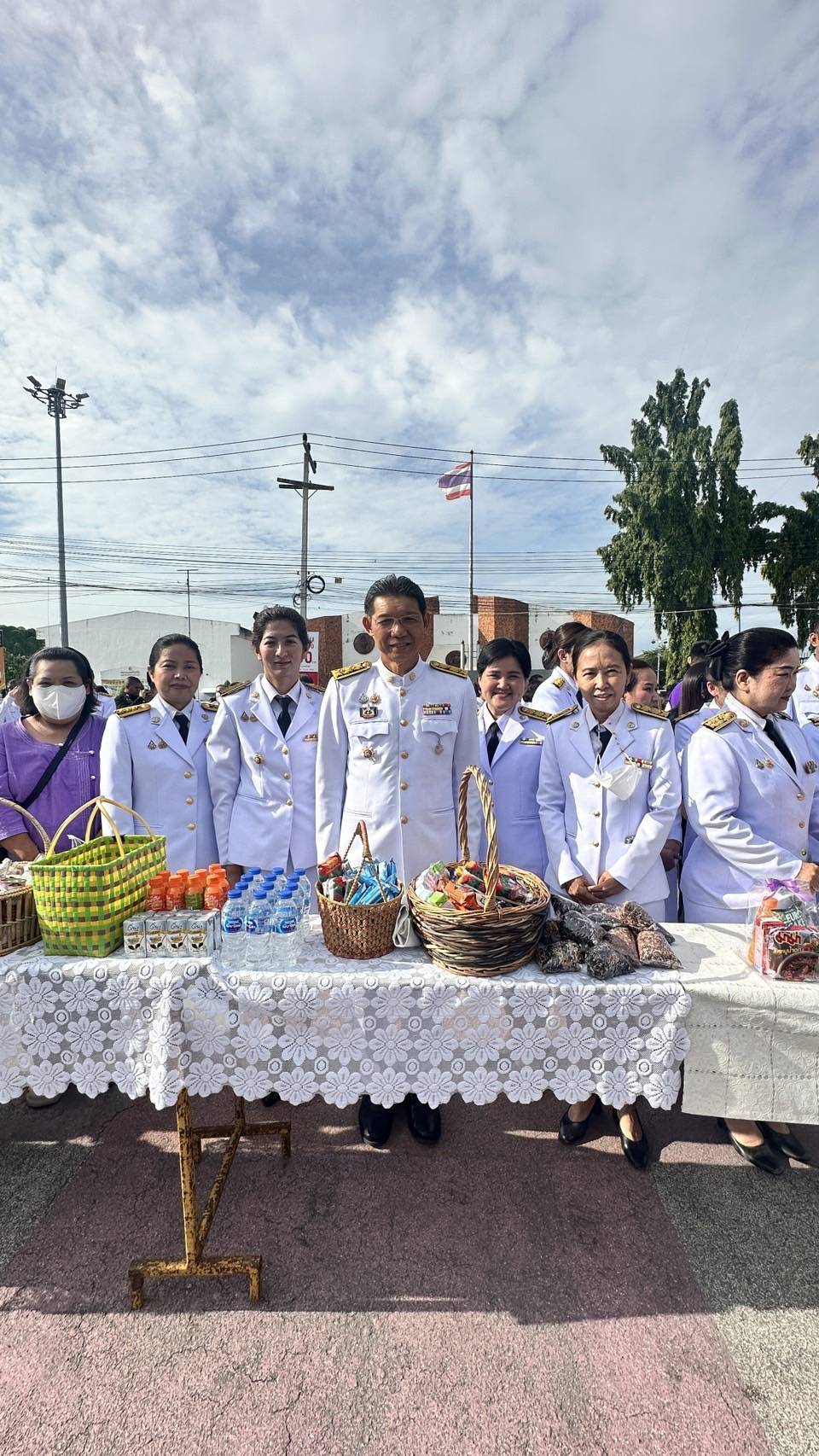 พช.กาญจนบุรี ร่วมพิธีทำบุญตักบาตรและปล่อยพันธ์ุสัตว์น้ำ เพื่อถวายเป็นพระราชกุศล และจุดเทียนถวายพระพรชัยมงคล สมเด็จพระนางเจ้าฯ พระบรมราชินี เนื่องในโอกาสวันเฉลิมพระชนมพรรษา 3 มิถุนายน 2568