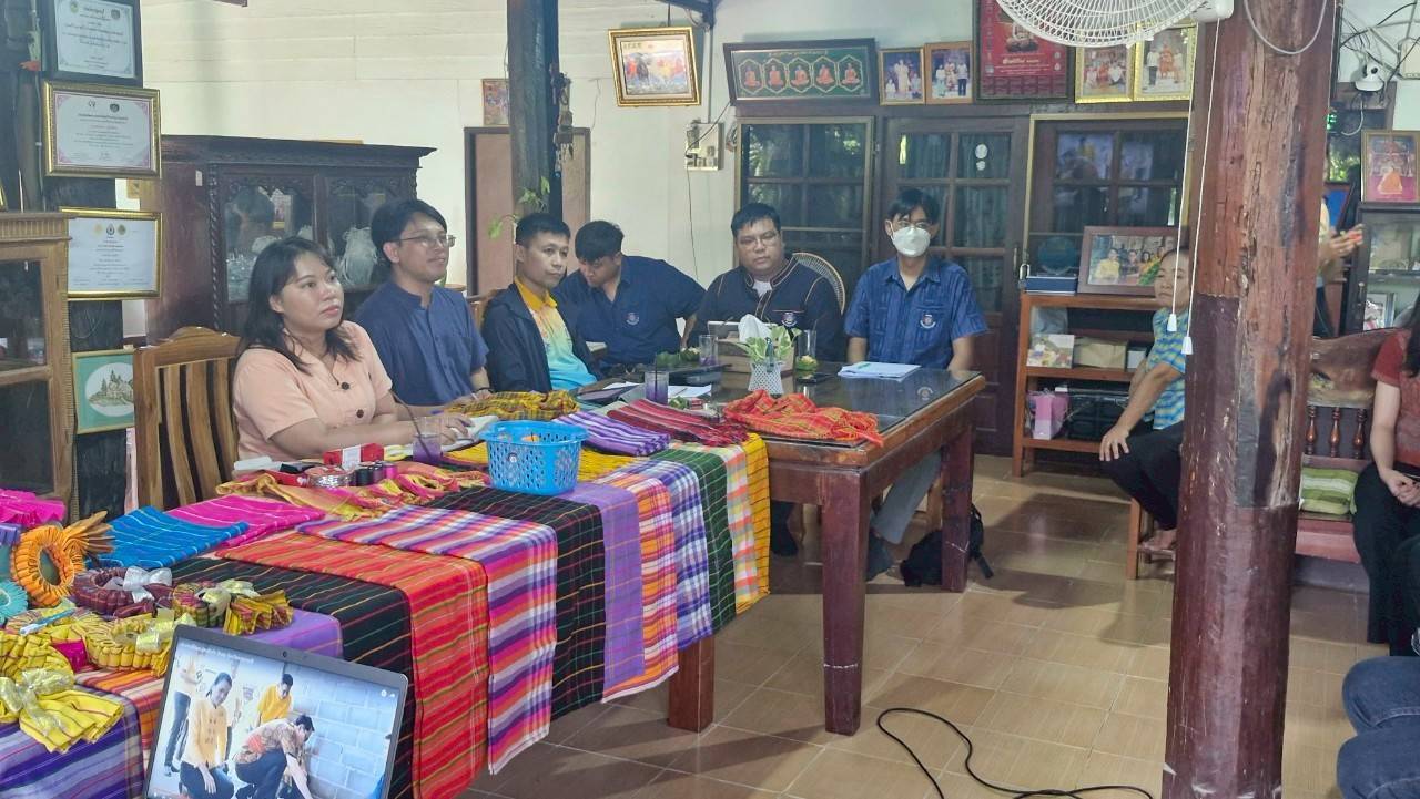 พช. กาญจนบุรี ต้อนรับทีมติดตามจากศูนย์สารสนเทศเพื่อการพัฒนาชุมชน ในการลงพื้นที่สนับสนุนการขับเคลื่อนสารสนเทศตำบลต้นแบบเพื่อพัฒนาคุณภาพชีวิต ณ จังหวัดกาญจนบุรี