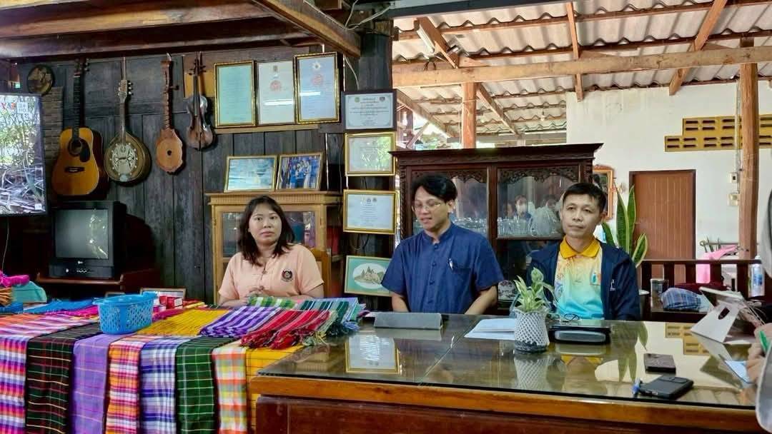 พช. กาญจนบุรี ต้อนรับทีมติดตามจากศูนย์สารสนเทศเพื่อการพัฒนาชุมชน ในการลงพื้นที่สนับสนุนการขับเคลื่อนสารสนเทศตำบลต้นแบบเพื่อพัฒนาคุณภาพชีวิต ณ จังหวัดกาญจนบุรี