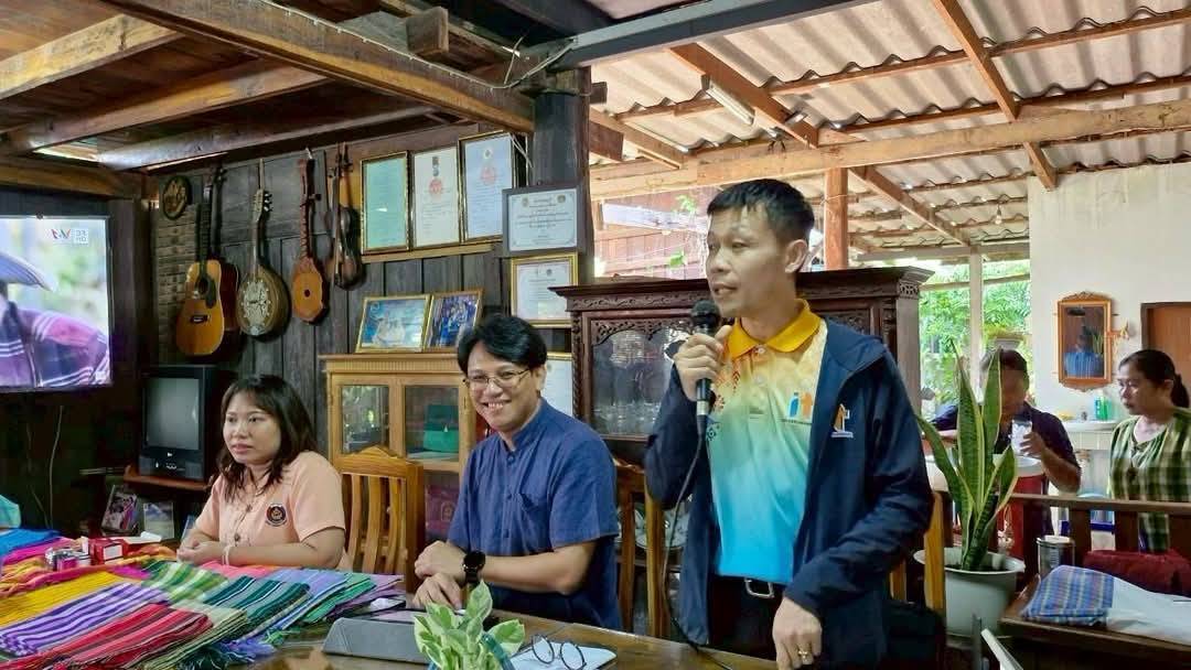 พช. กาญจนบุรี ต้อนรับทีมติดตามจากศูนย์สารสนเทศเพื่อการพัฒนาชุมชน ในการลงพื้นที่สนับสนุนการขับเคลื่อนสารสนเทศตำบลต้นแบบเพื่อพัฒนาคุณภาพชีวิต ณ จังหวัดกาญจนบุรี