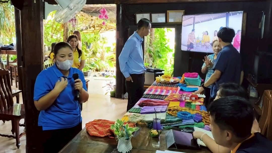 พช. กาญจนบุรี ต้อนรับทีมติดตามจากศูนย์สารสนเทศเพื่อการพัฒนาชุมชน ในการลงพื้นที่สนับสนุนการขับเคลื่อนสารสนเทศตำบลต้นแบบเพื่อพัฒนาคุณภาพชีวิต ณ จังหวัดกาญจนบุรี
