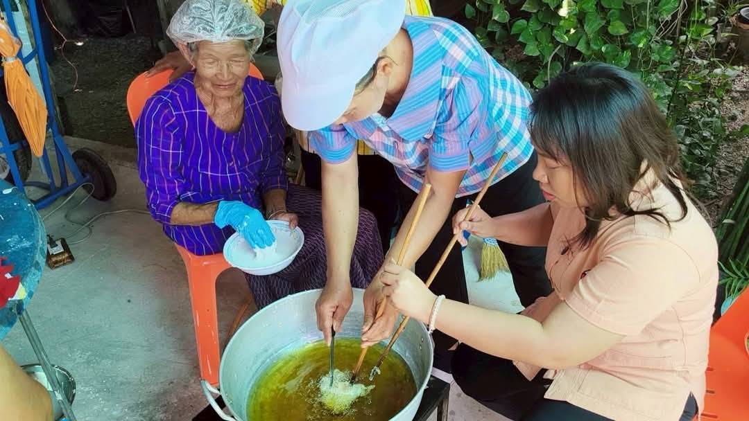 พช. กาญจนบุรี ต้อนรับทีมติดตามจากศูนย์สารสนเทศเพื่อการพัฒนาชุมชน ในการลงพื้นที่สนับสนุนการขับเคลื่อนสารสนเทศตำบลต้นแบบเพื่อพัฒนาคุณภาพชีวิต ณ จังหวัดกาญจนบุรี