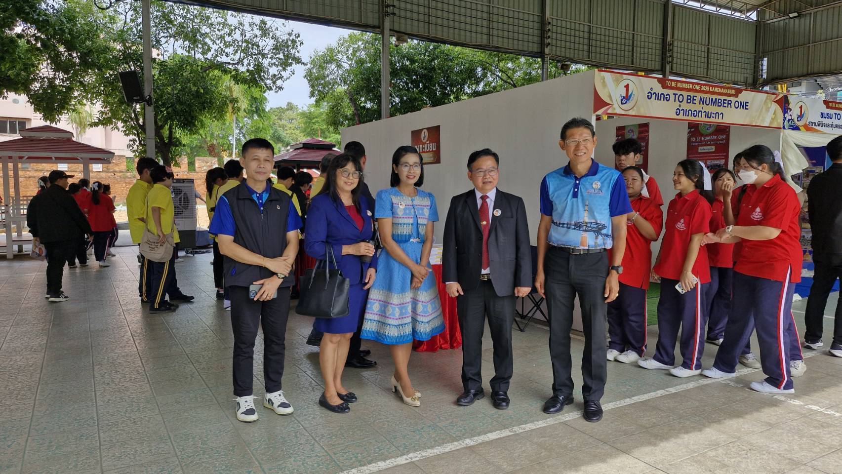พช. กาญจนบุรี ร่วมงานมหกรรมรวมพลเยาวชน “TO BE NUMBER ONE” จังหวัดกาญจนบุรี สร้างภูมิคุ้มกันทางใจ เสริมพลังคนรุ่นใหม่ต้านภัยยาเสพติด