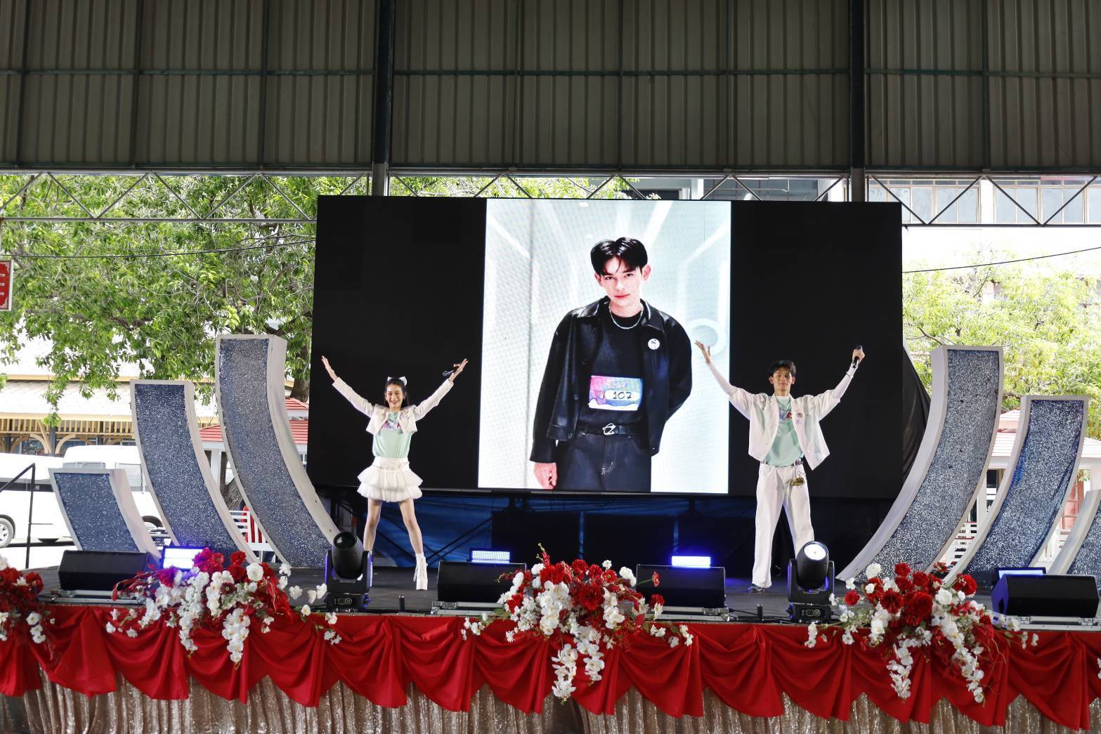 พช. กาญจนบุรี ร่วมงานมหกรรมรวมพลเยาวชน “TO BE NUMBER ONE” จังหวัดกาญจนบุรี สร้างภูมิคุ้มกันทางใจ เสริมพลังคนรุ่นใหม่ต้านภัยยาเสพติด