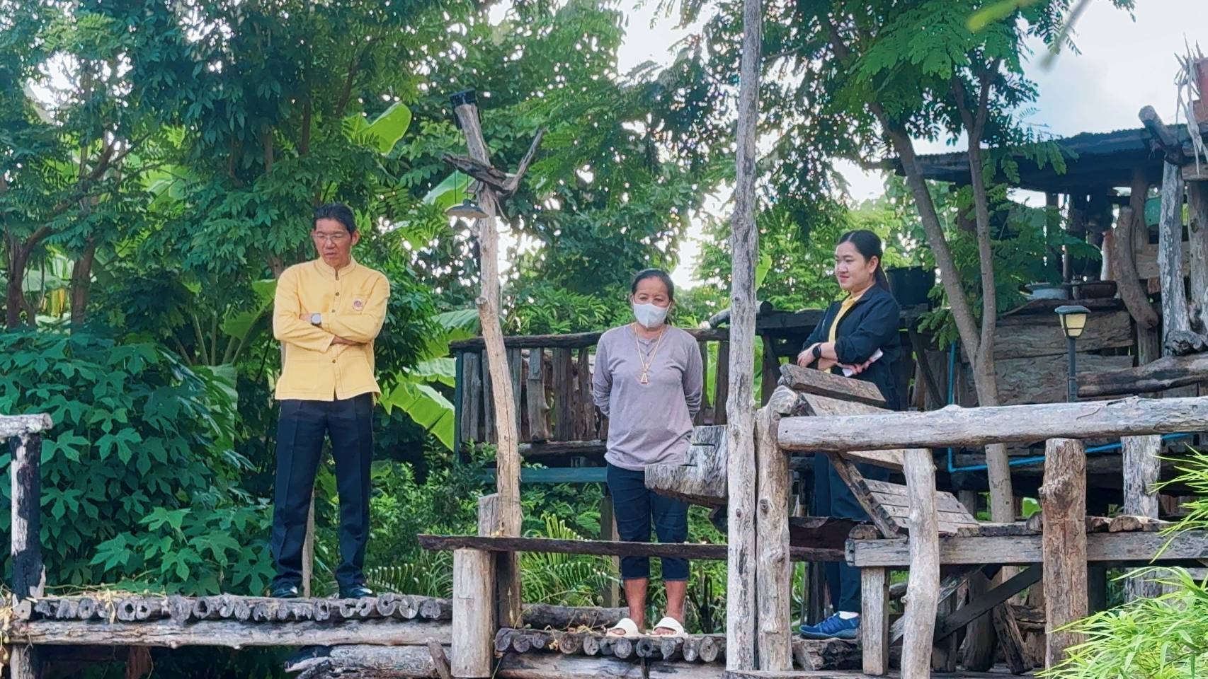 “พช.กาญจนบุรี ลงพื้นที่ร่วมถอดบทเรียนศูนย์เรียนรู้การพัฒนาคุณภาพชีวิตตามหลักทฤษฎีใหม่ ประยุกต์สู่ ”โคก หนอง นา“ ตำบลท่ากระดาน อำเภอศรีสวัสดิ์