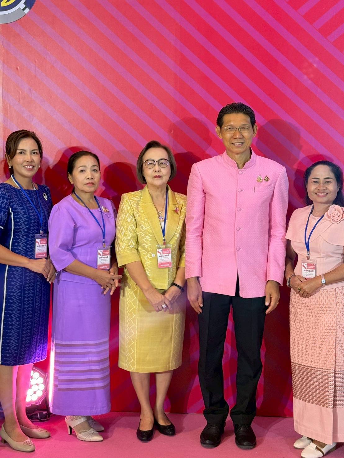 รองผู้ว่าราชการจังหวัดกาญจนบุรี นำทีมคณะอนุกรรมการบริหารกองทุนพัฒนาบทบาทสตรีจังหวัดกาญจนบุรีร่วมงาน “พลังสตรีเพื่อการพัฒนา เสริมสร้างโอกาส สร้างอนาคต”