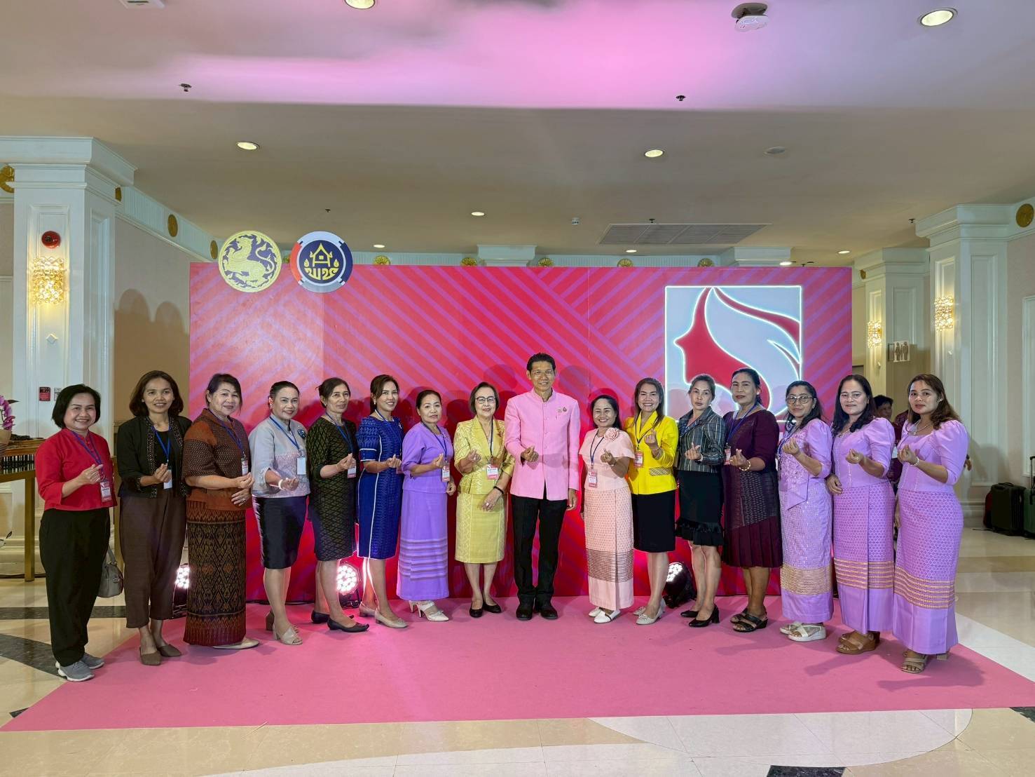 รองผู้ว่าราชการจังหวัดกาญจนบุรี นำทีมคณะอนุกรรมการบริหารกองทุนพัฒนาบทบาทสตรีจังหวัดกาญจนบุรีร่วมงาน “พลังสตรีเพื่อการพัฒนา เสริมสร้างโอกาส สร้างอนาคต”