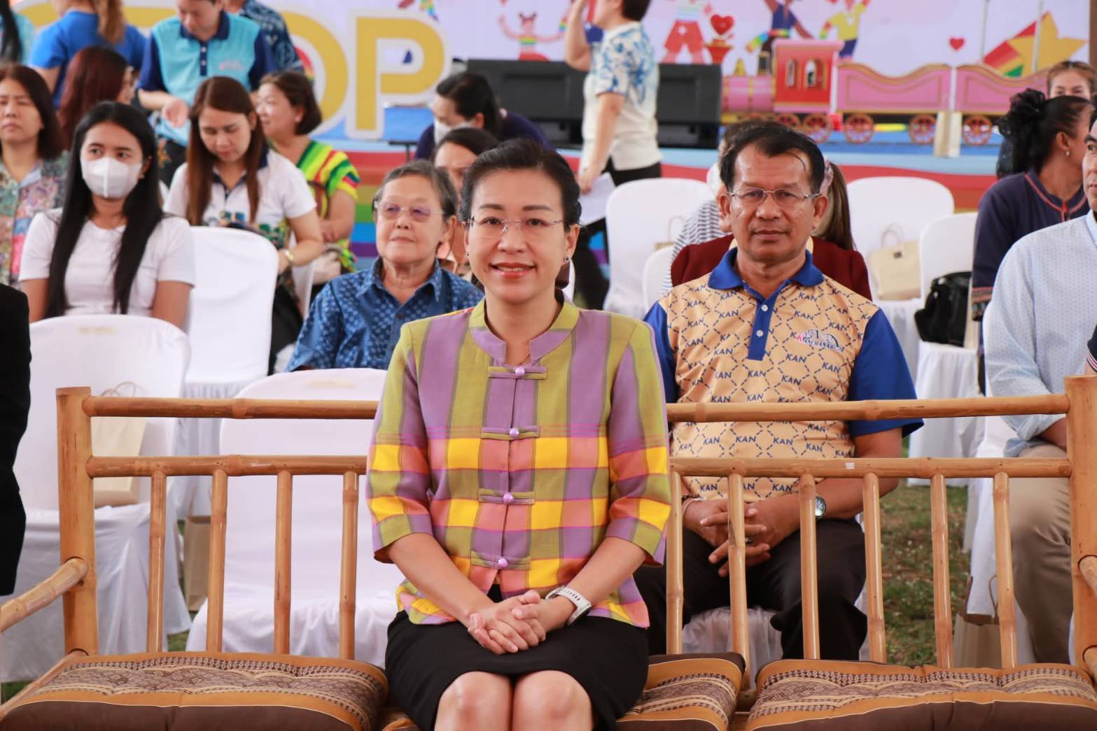 พช.กาญจนบุรี จัดกิจกรรมลงนามในบันทึกข้อตกลงความร่วมมือเพื่อส่งเสริมและสนับสนุนการพัฒนาเศรษฐกิจฐานรากด้วยภาคีเครือข่าย